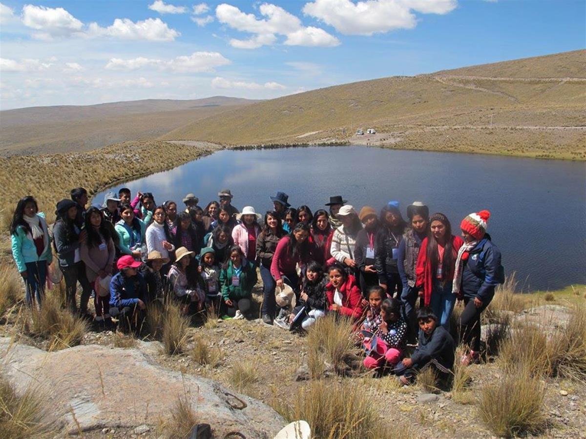 Peruvian sisters build lagoons in the Andes
