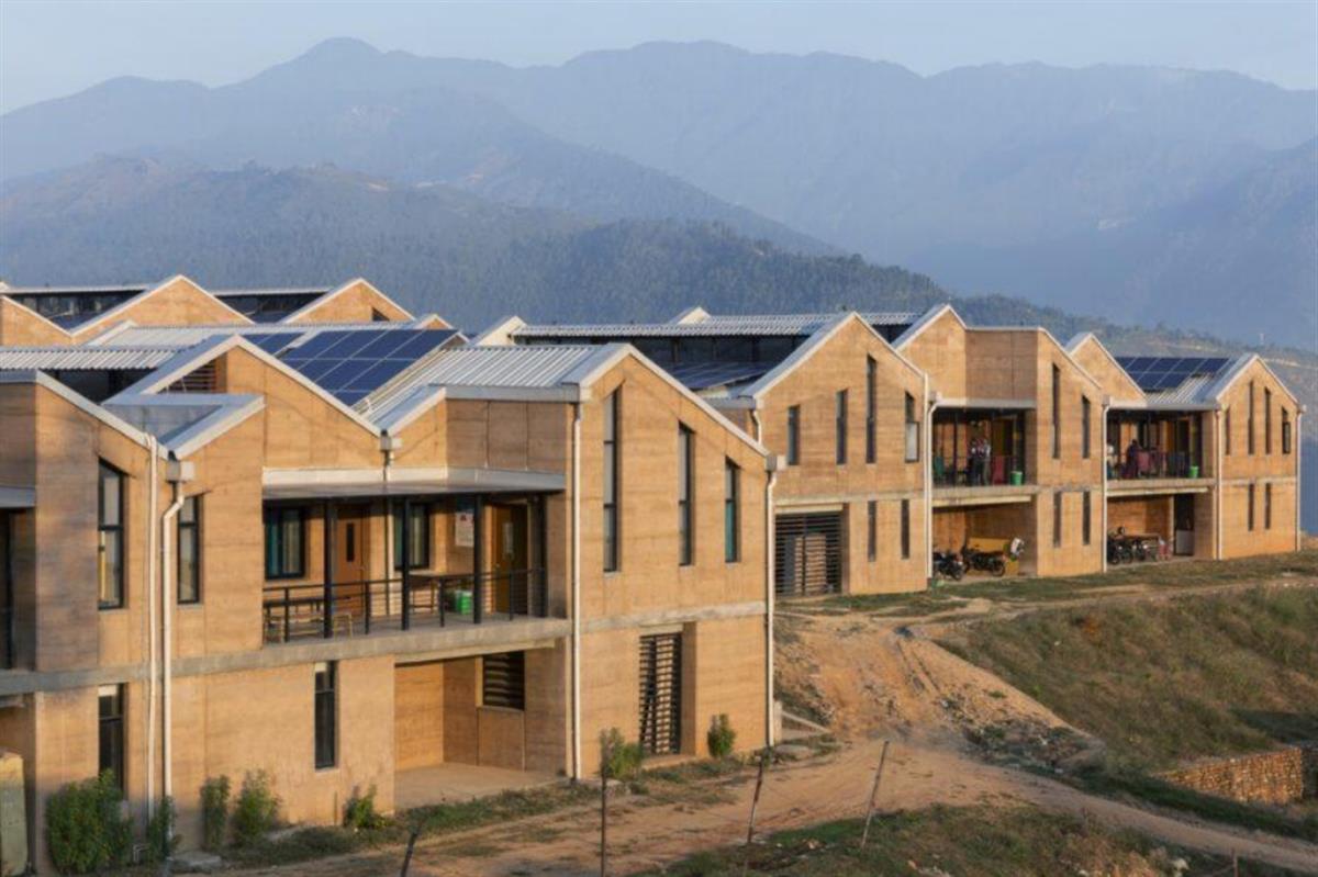 Inspiring rammed earth hospital brings affordable care to rural Nepal