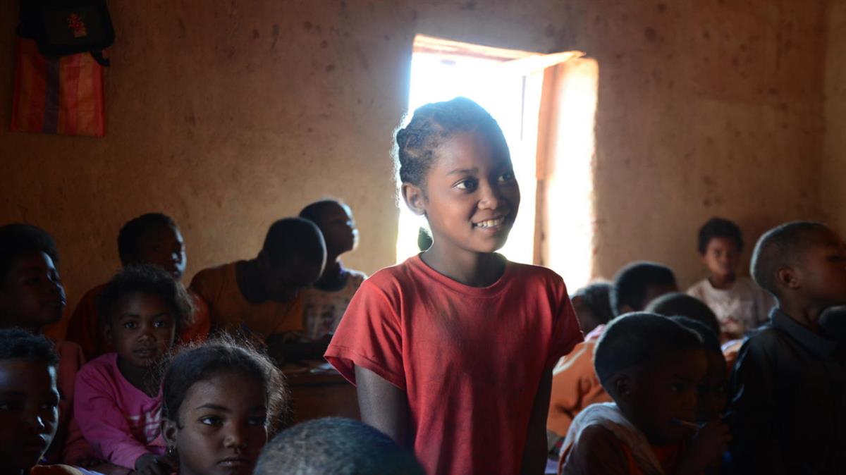 Water Aid - To be a girl is... to be in school