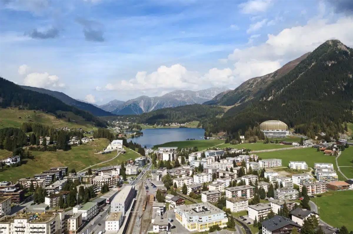 Global Leaders and Climate Activists Gather in Snowless Davos Ahead of World Economic Forum 2023