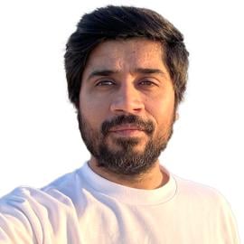 This is a headshot of Usman Iqtidar.