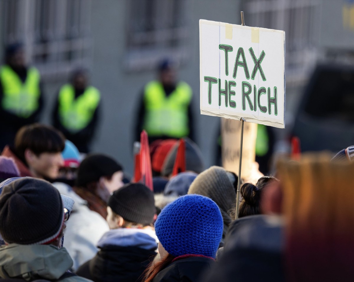 ‘Brazen’ political influence of rich laid bare as wealth of billionaires reaches $18.3tn, says Oxfam